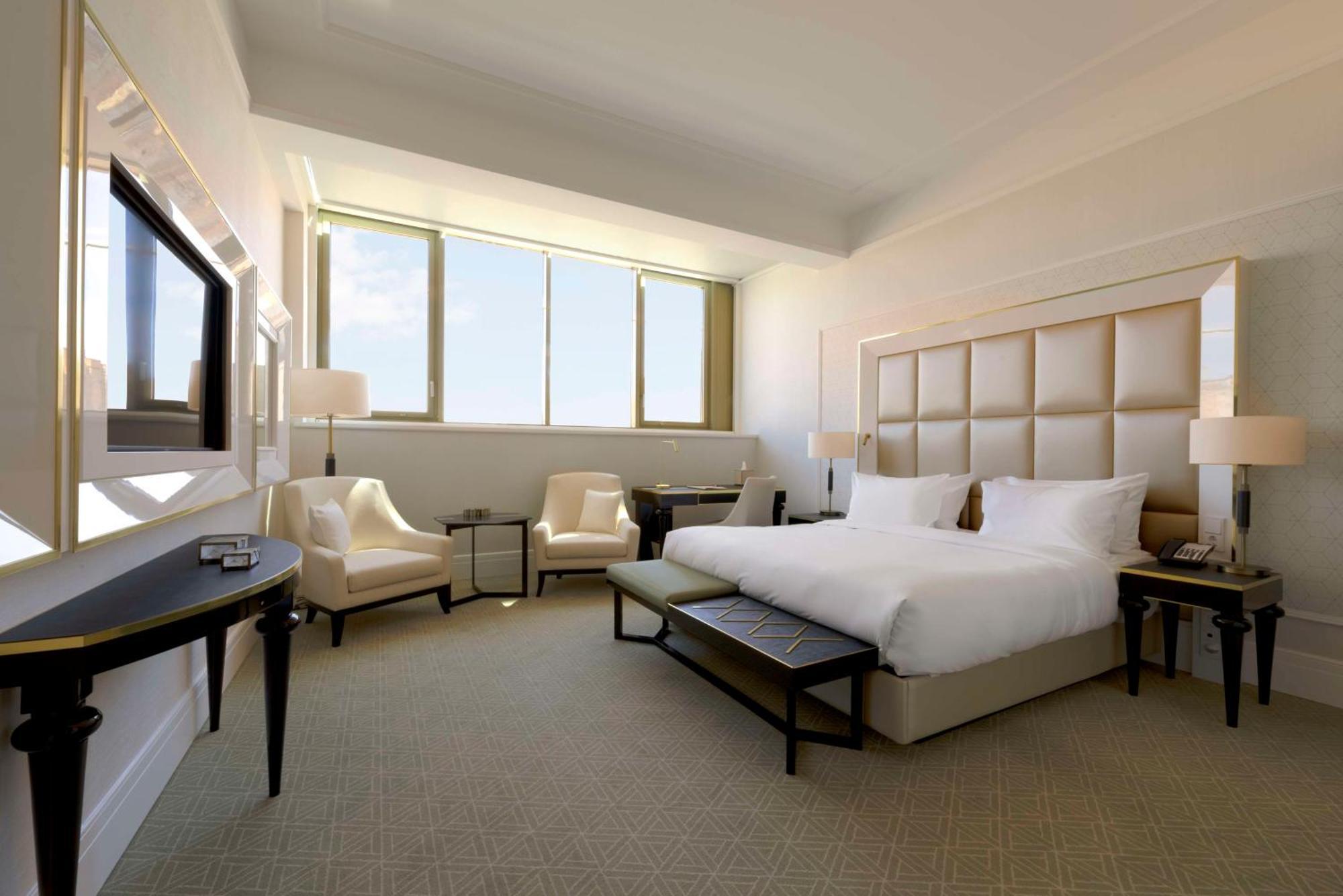 Parisi Udvar Budapest, Part Of Hyatt